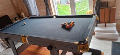Pool table