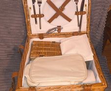 Deluxe 2-Person Fitted Picnic Hamper | Anglesey Edit