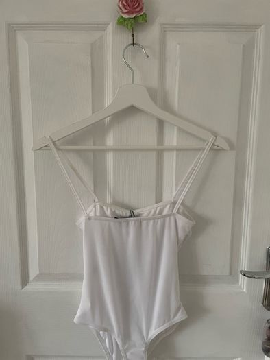 White Ruched Bodysuit PrettyLittleThing PLT