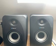 tannoy reveal 402