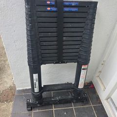 Tubesca X-Tenso 2 telescopic ladder.
