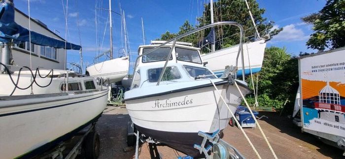 Fishing boat ..bonwitco 19.8 feet fast fisherman