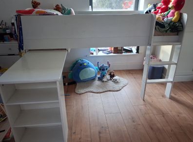 Kids high bed