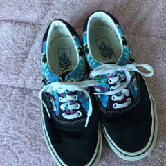 Vans off the wall lace up canvas trainers size 7