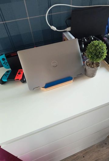 Dell latitude 7400 2 in 1 512GB 16GB RAM Silver Good condition