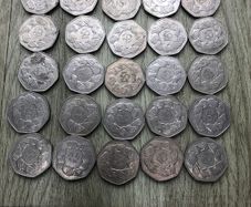 Coins - 1973 Circle of Hands 50p coins (30)