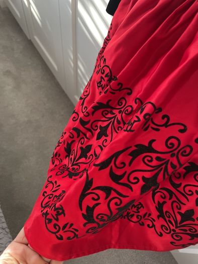 Black and red stunning baby girls dress size 18-24m 92 cm.