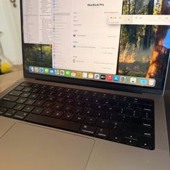 Macbook Pro 1416GB RAM 1TB SSD - Perfect