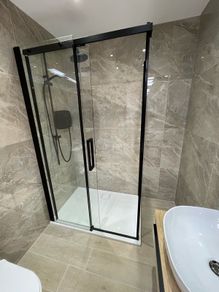 Ex Display Meryln Black 1200mm sliding door LEFT HAND , 900mm side panel and 1200x900 Level 25 shower tray