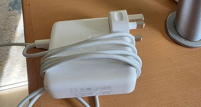 Apple 96w power adapter+ Usb C 2M Cable