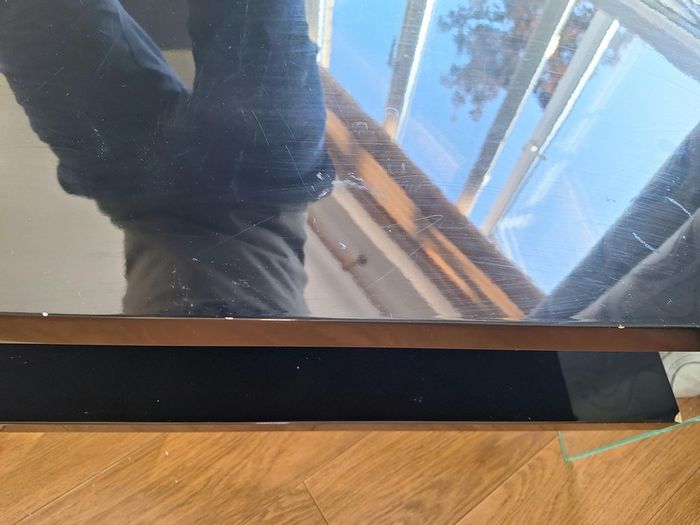 Glass tv unit