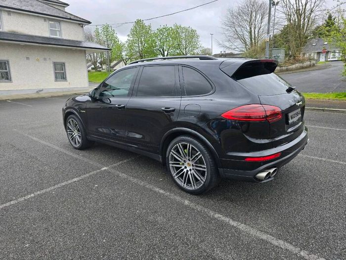 Porsche Cayenne S e-hybrid