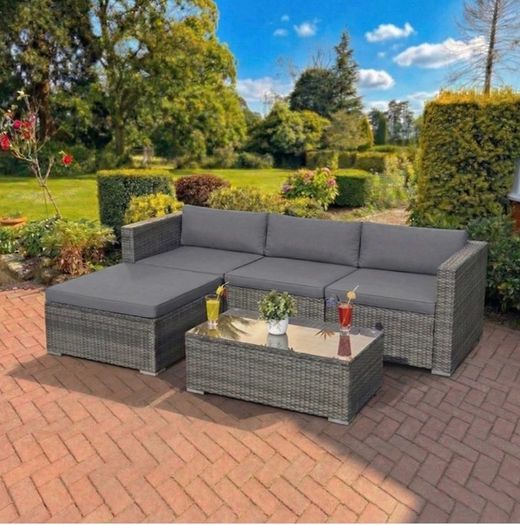 1 year old rattan sofa set