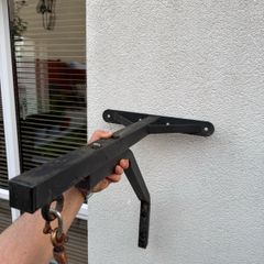 Box bag wall bracket