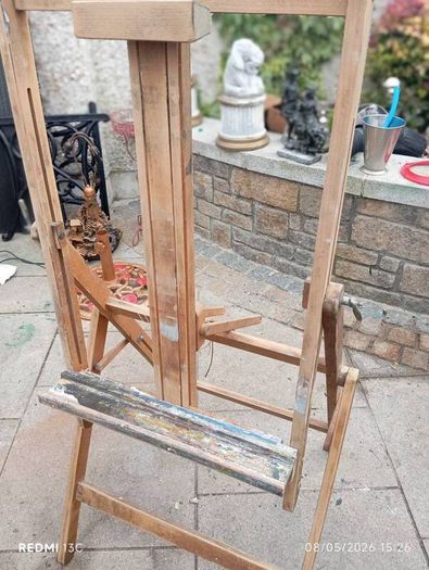 Marbet artist easel