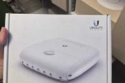 Ubiquiti Networks EP-R6 network switch L3 Gigabit Ethernet (10/100/1000) Power over Ethernet (PoE) White