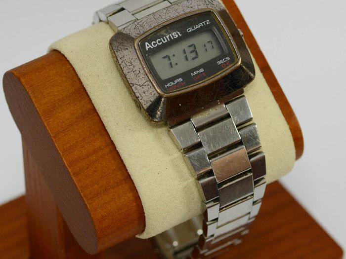Vintage Accurist LCD Quartz Watch