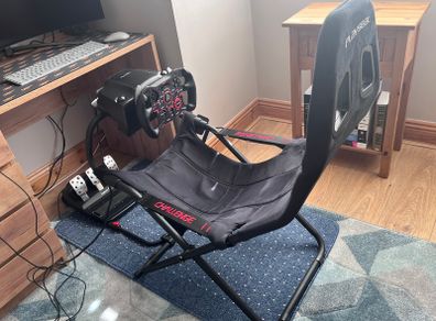 Logitech G29 Wheel & Pedal set / Playseat Challenge seat