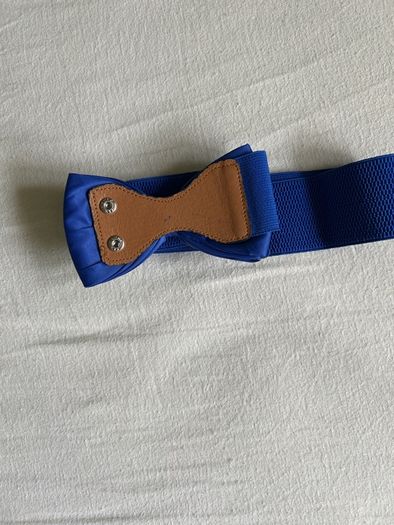 Blue elastic belt with bow