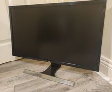 2 monitors - Samsung 4K 28" + Dell 24" cracked screen no charger