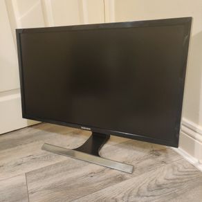 2 monitors - Samsung 4K 28" + Dell 24" cracked screen no charger