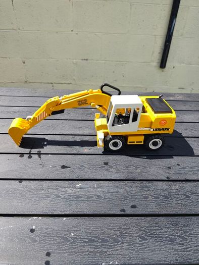Bruder dump truck and teleporter