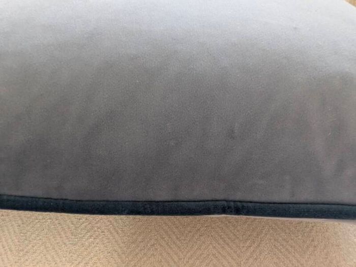Four bespoke blue cushions, 30 euro per piece