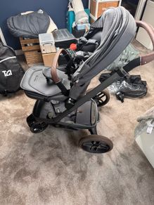 Maxi-Cosi Fame Pushchair & Carrycot - Oak Truffle