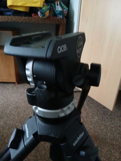 Sachler Ace M Tripod
