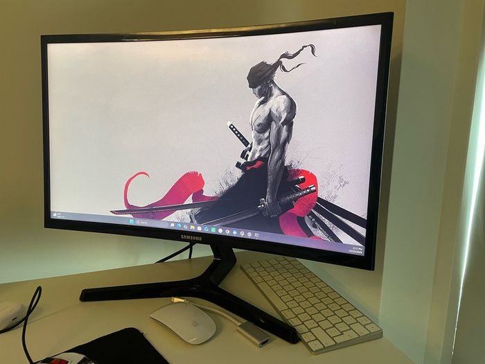 Samsung Curve Monitor