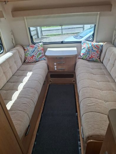 6 Berth caravan Lunar Quaser 556