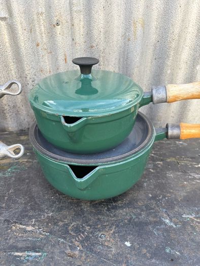 Vintage cast iron Le Creucet style saucepan set X4