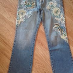Jeans with  shiny flower detail