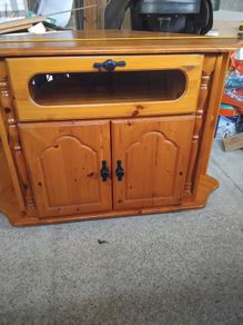 Pine Corner Tv unit