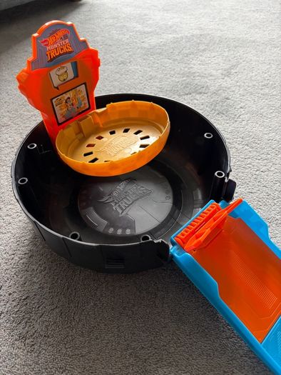 Hotwheels Portable Monster Truck Set