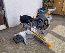 Single Bevel Sliding Mitre Saw