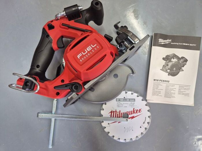 Milwaukee M18FCS552 FUEL Gen2 165mm Circular Saw Body