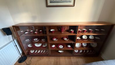 display cabinet