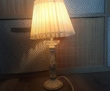 cream vintage look table lamp
