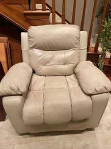 Lovely Cream Leather Recliner Armchair - Can Deliver