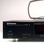 Pioneer F-449L FM/AM digital tuner. Image 2