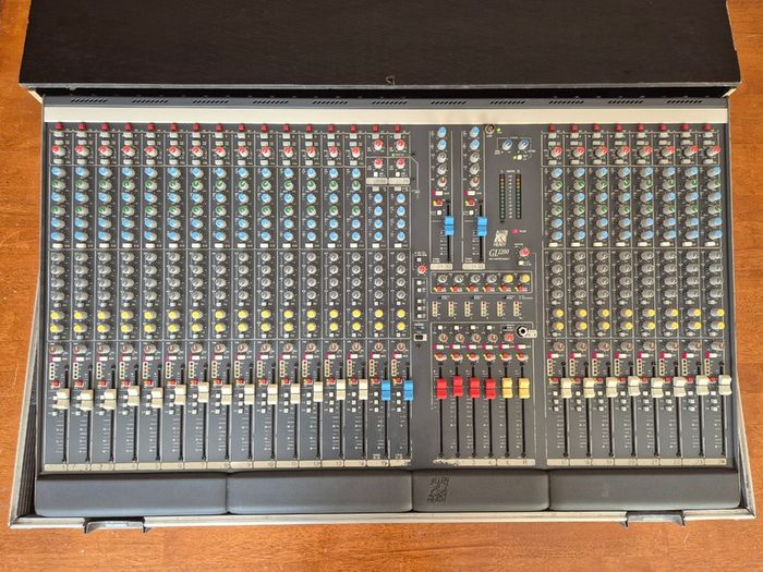 Allen & Heath GL2200 24-Channel Mixer in Flight Case