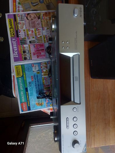 Sony Compact Disc Player, Model CDP-XE270, in excellent condition and working perfect