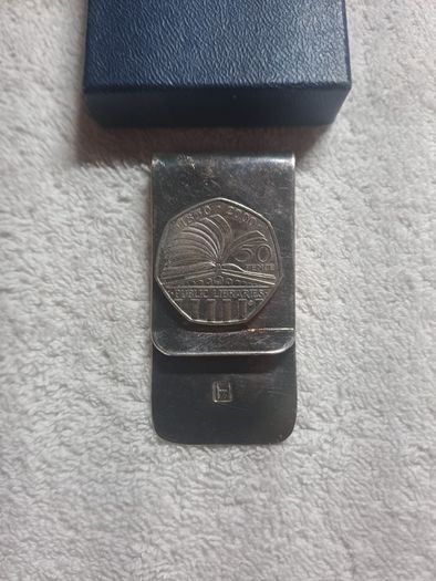 Royal Mint 150 years of Libraries money clip