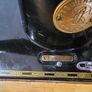 singer sewing machine Image 2