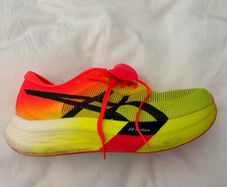ASICS metaspeed sky Paris eu44  (read)