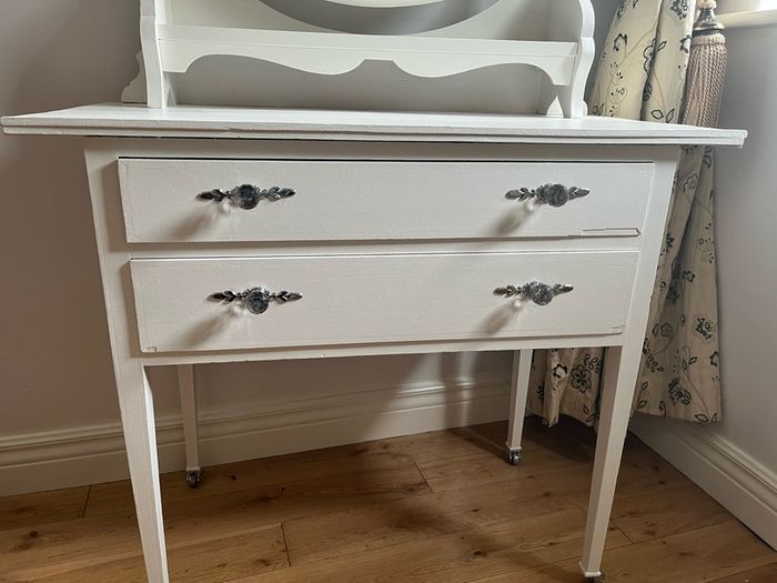 antique dressing table