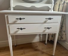 antique dressing table