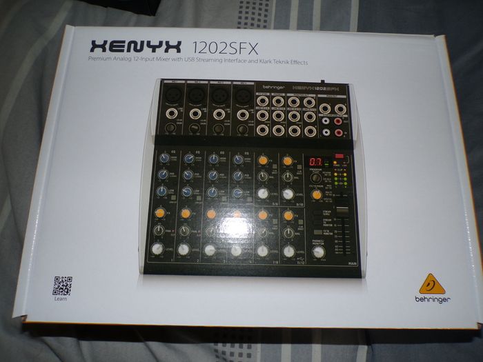 Behringer Xenyx 1202SFX Mixer