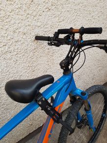 Crossbar child seat
